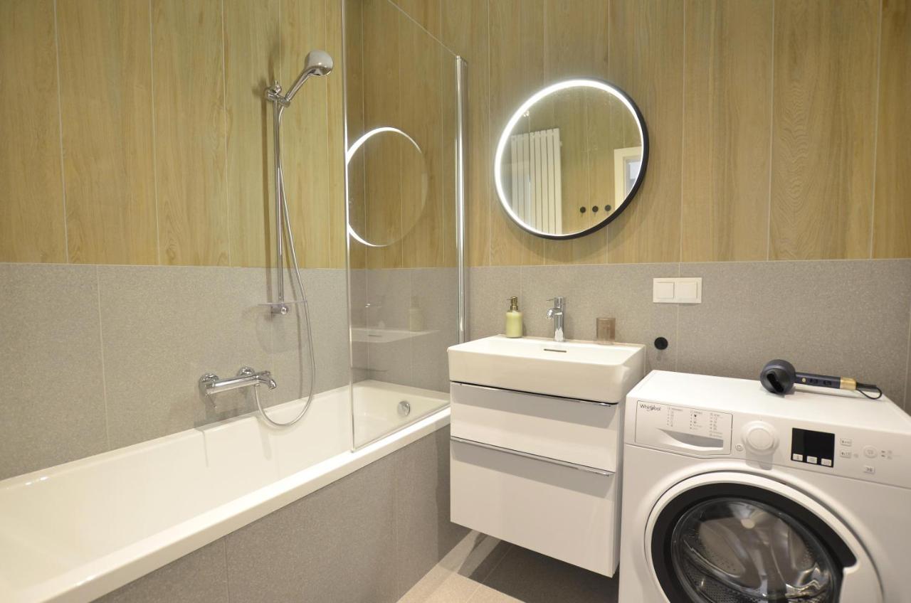 Green Estate Old Town Apartment, Private Parking, Balcony กดัญสก์ ภายนอก รูปภาพ