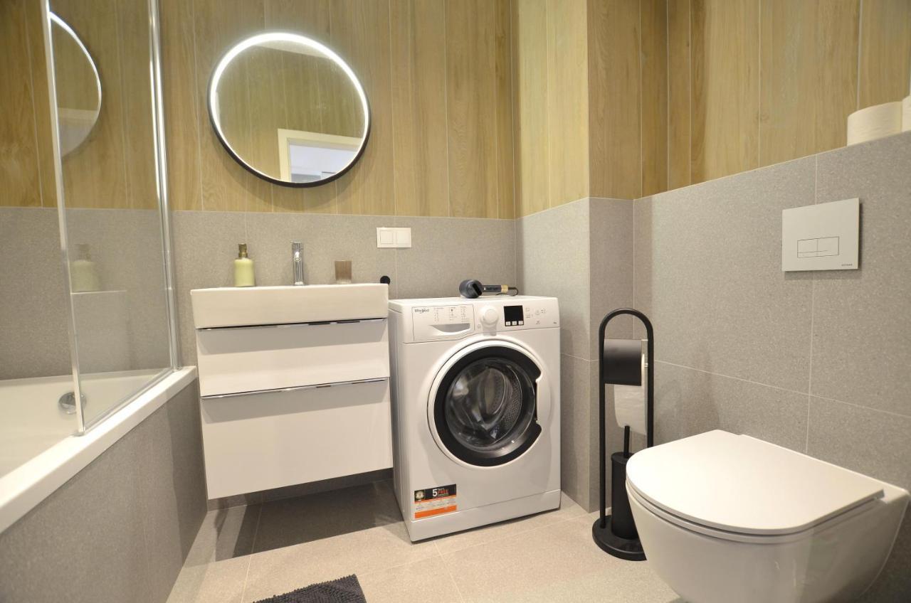 Green Estate Old Town Apartment, Private Parking, Balcony กดัญสก์ ภายนอก รูปภาพ