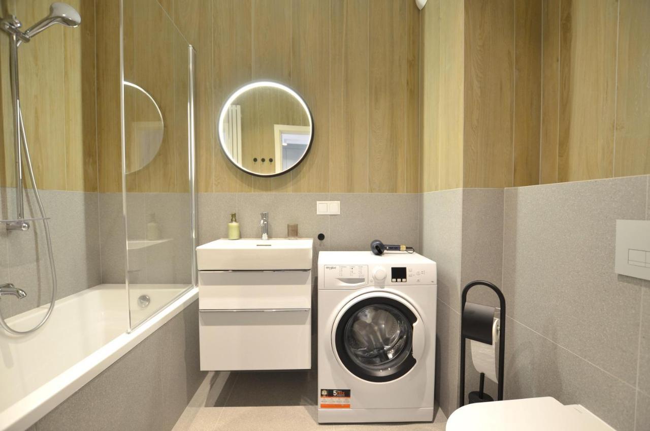 Green Estate Old Town Apartment, Private Parking, Balcony กดัญสก์ ภายนอก รูปภาพ